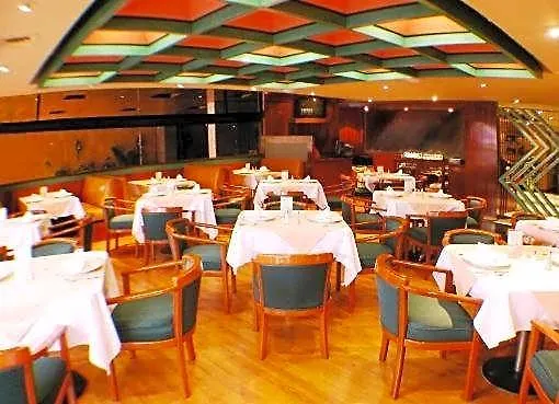 Hotel Segovia Regency 4*